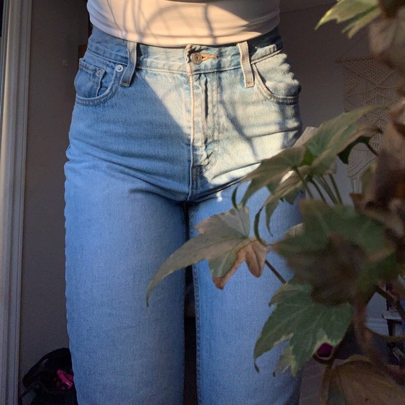 COPY - levi's mom jeans - Picture 2 of 4